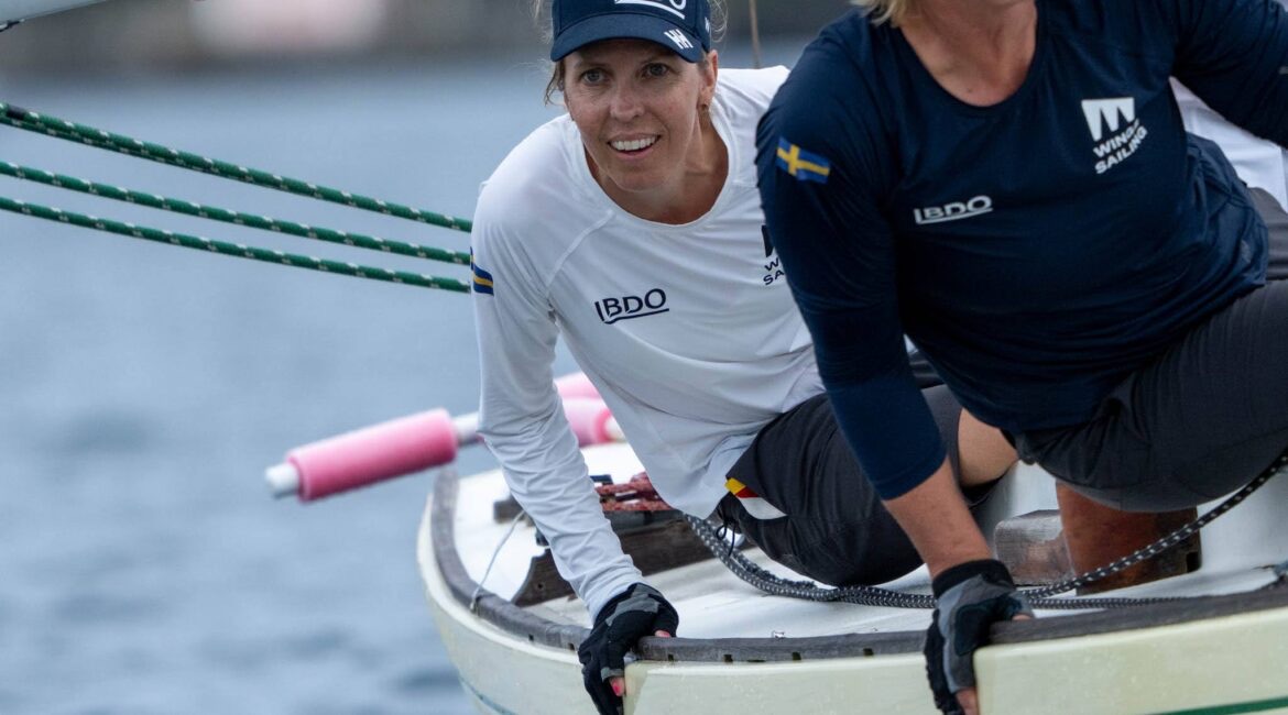 Finish line, sailboats racing